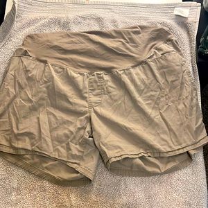 Maternity shorts